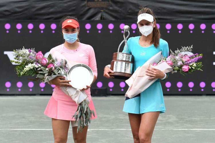 紧接着的 紧接着的